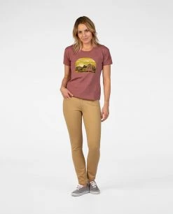 Stio Women's Buffalo Sunrise Graphic Tee - Stylish & Comfortable Shirt -Stio Sales Shop W Buffalo Sunrise Tee Red Clay Heather 1 e3a99a26 662b 4b9d 8b9a 94509d8522bc